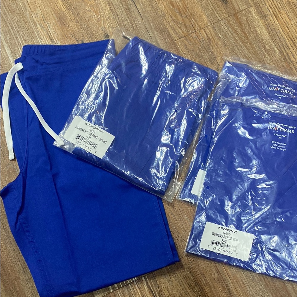 4 pc Lot ‘High Performance Uniforms’Woman’s Scrubs Sets Top Pants Blue XS Short